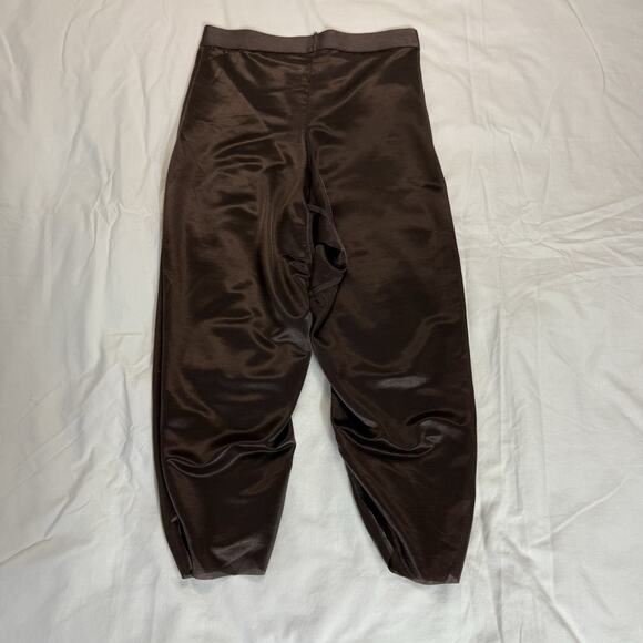 Skims Barely There Cropped Legging & High Waist Short Brown Size XXS Satin Silky - Picture 11 of 12